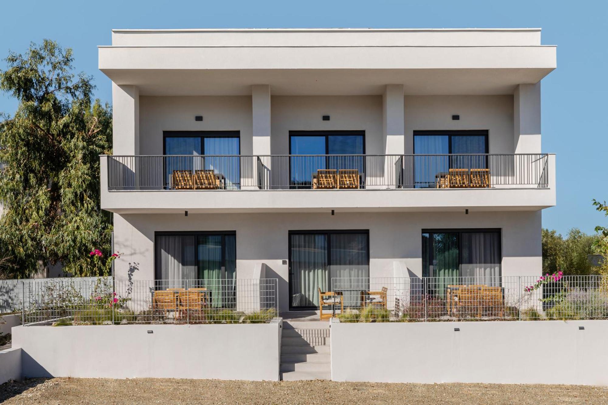 The 8 Suites Polychrono Luaran gambar