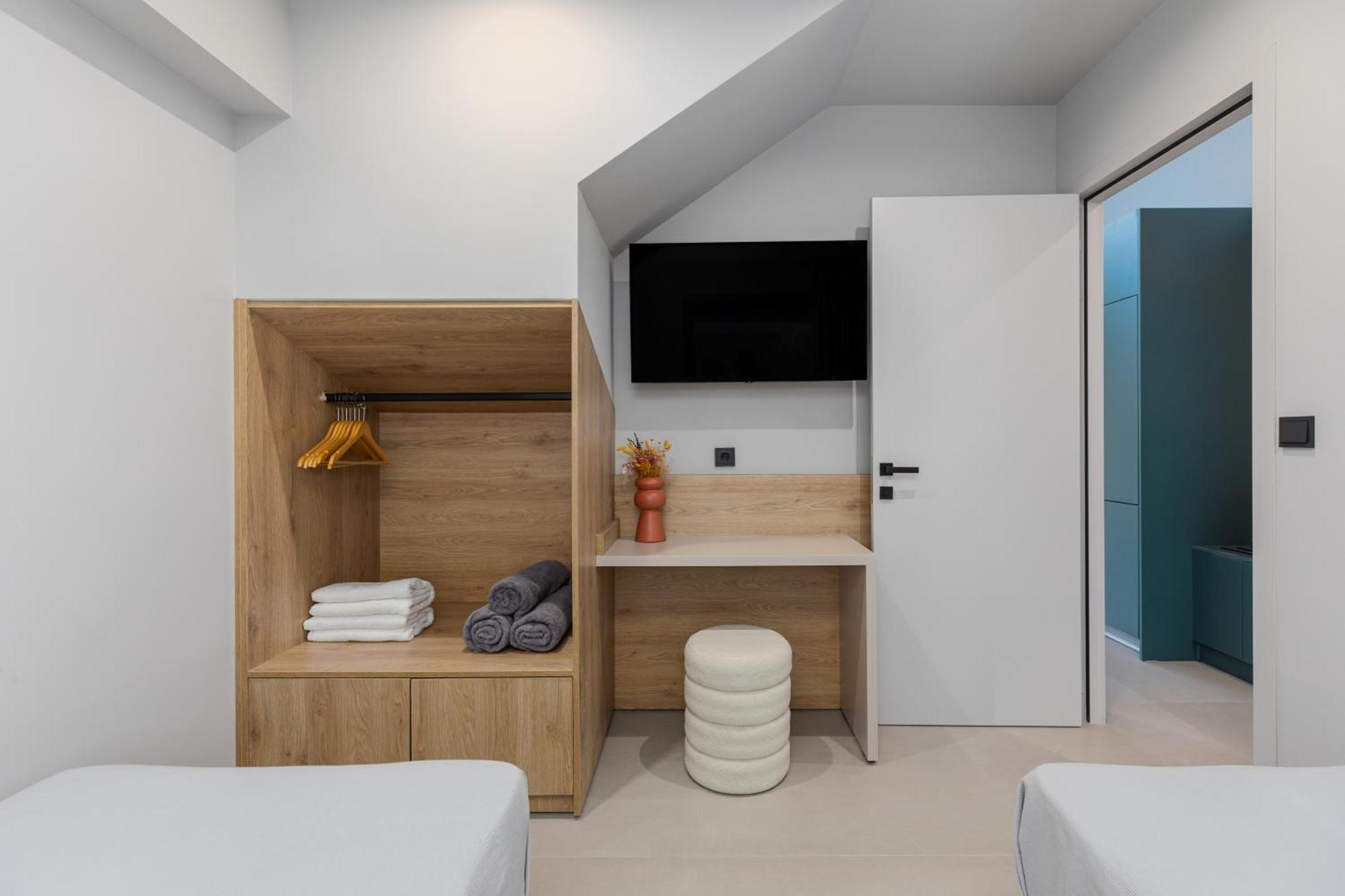 The 8 Suites Polychrono Luaran gambar