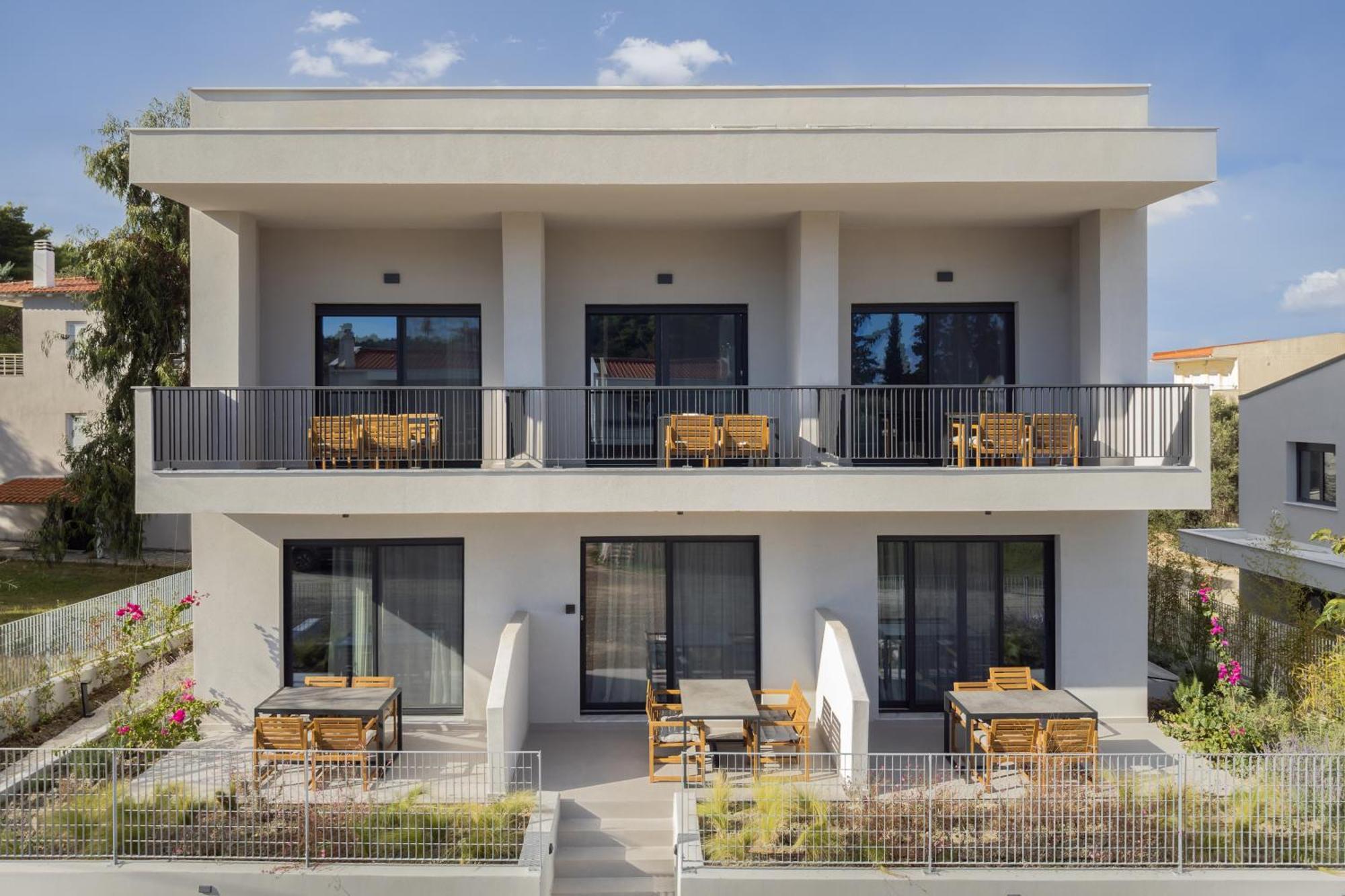 The 8 Suites Polychrono Luaran gambar