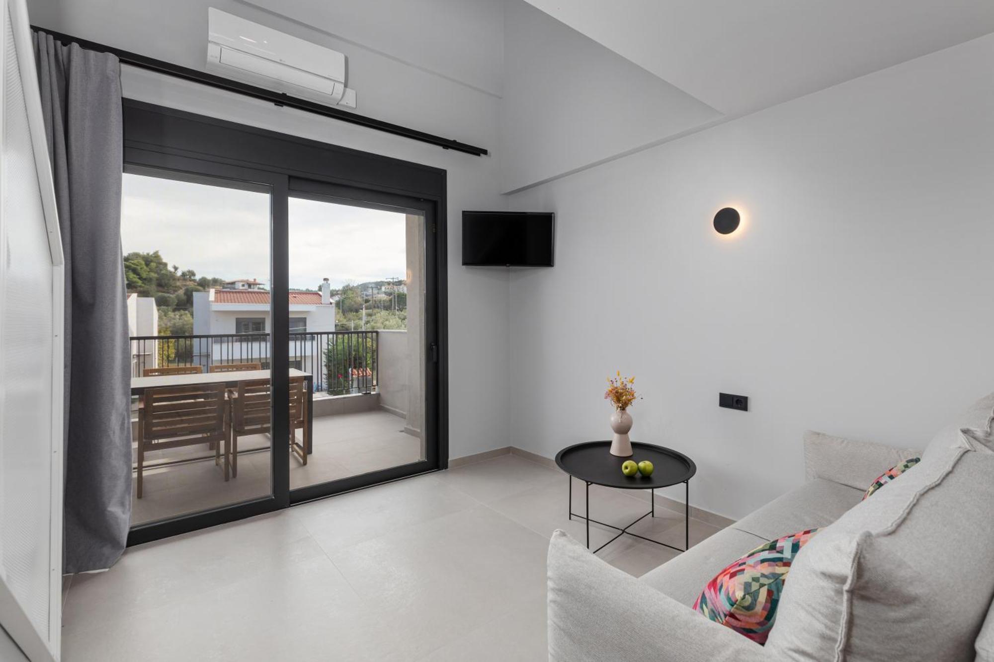 The 8 Suites Polychrono Luaran gambar