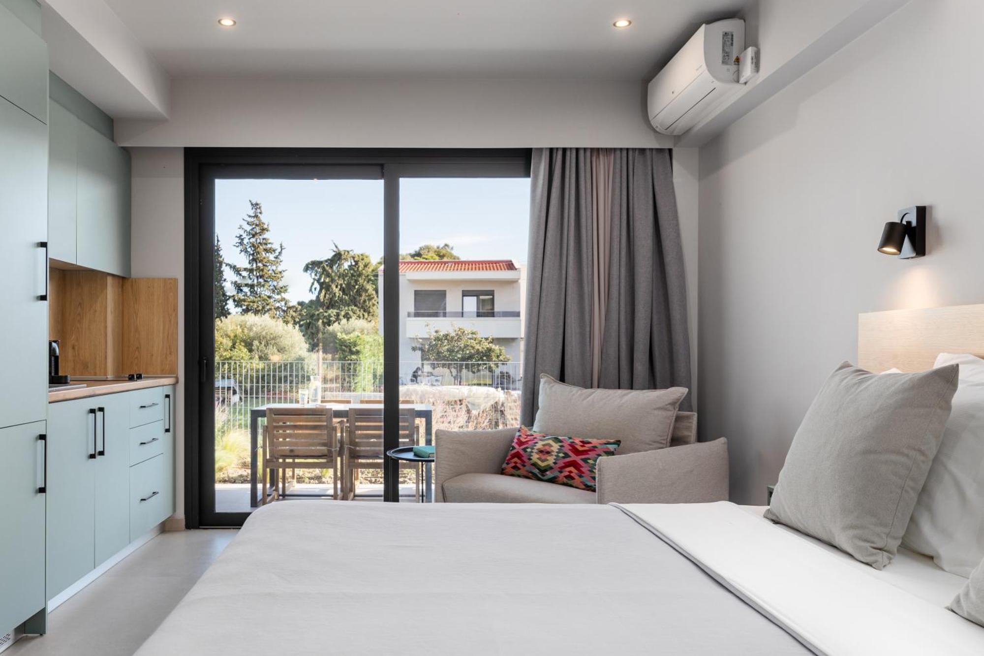 The 8 Suites Polychrono Luaran gambar
