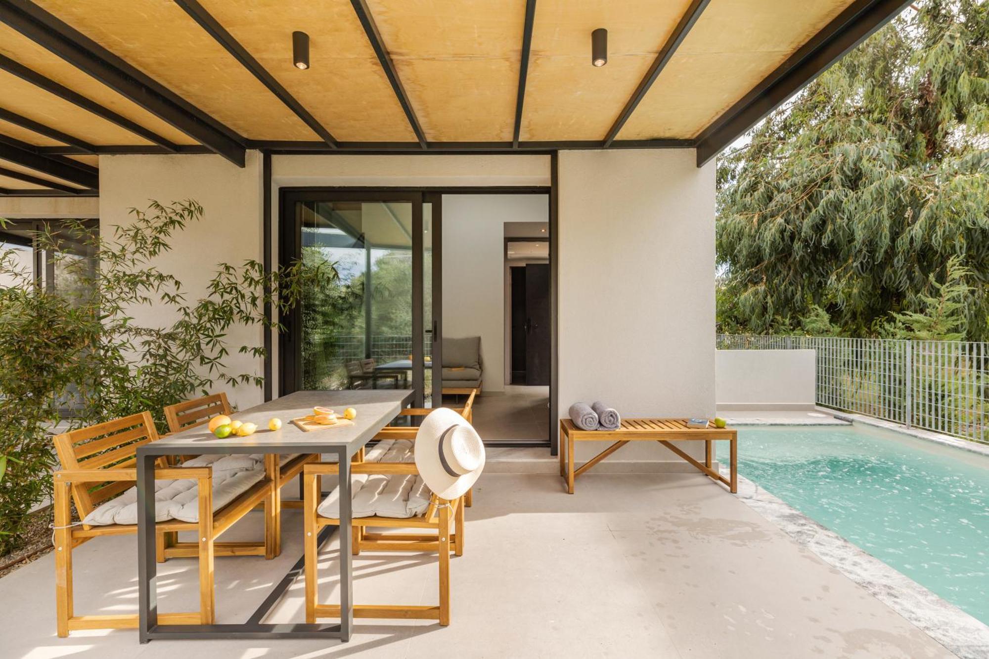 The 8 Suites Polychrono Luaran gambar