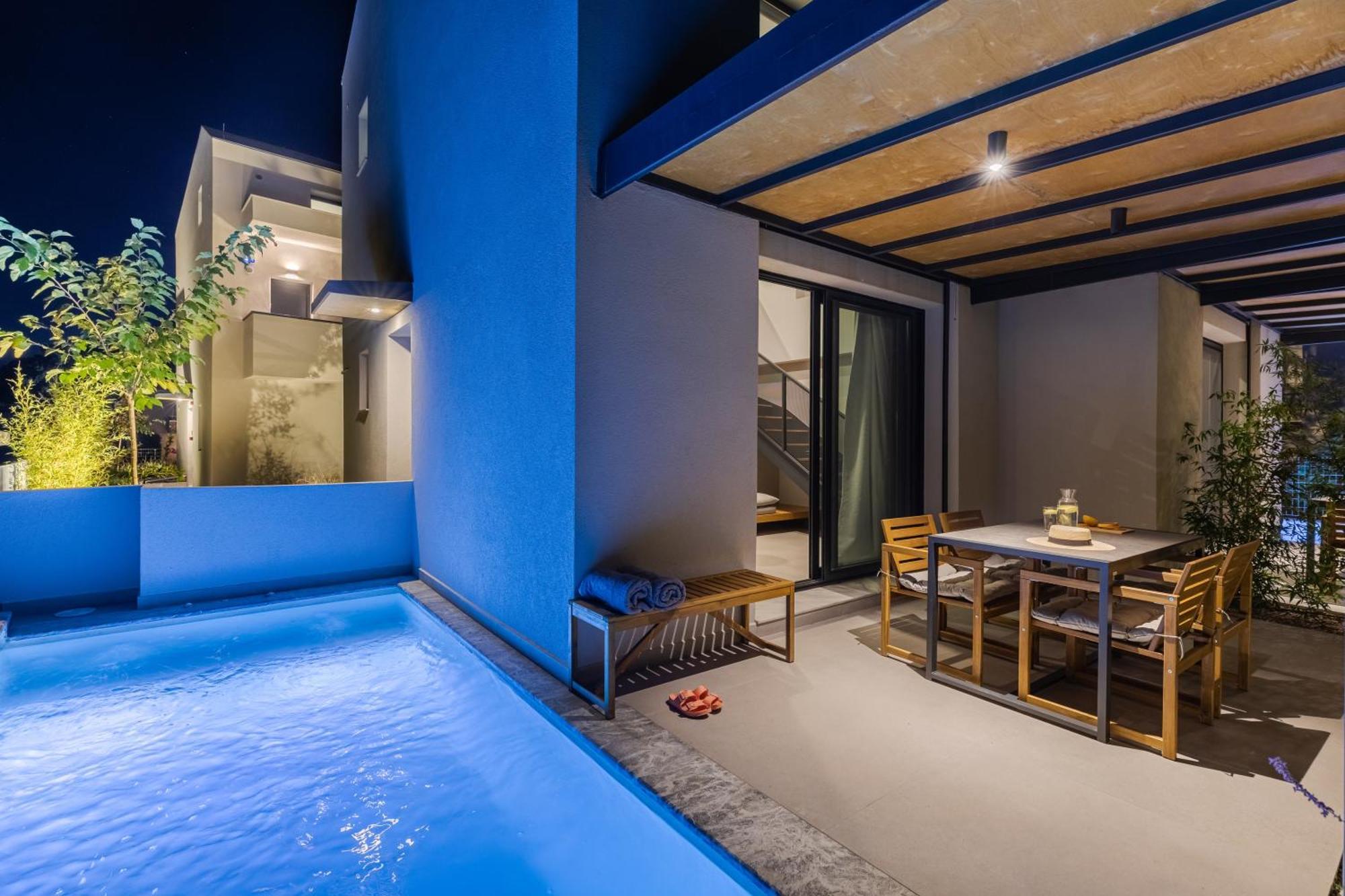 The 8 Suites Polychrono Luaran gambar
